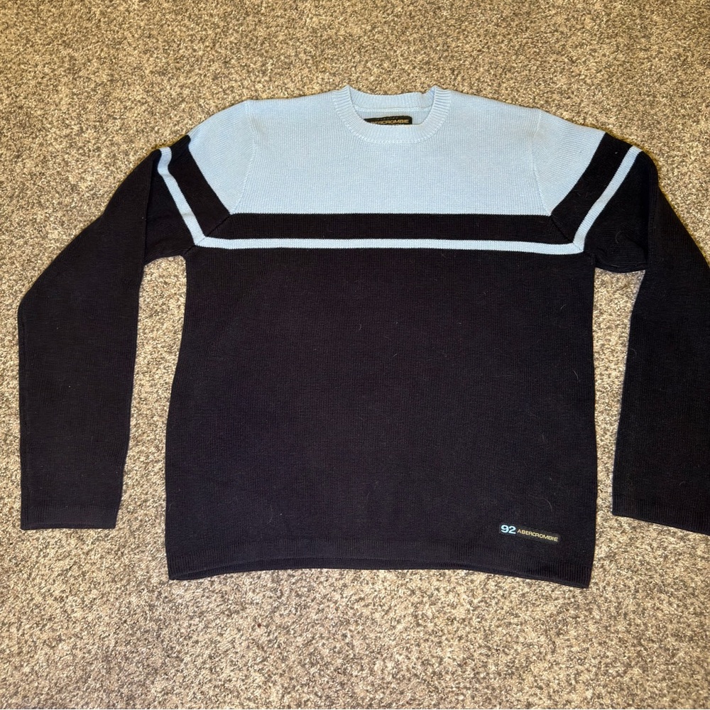 Vintage Y2K Abercrombie & Fitch Men's Navy and Light Blue Crewneck Sweater